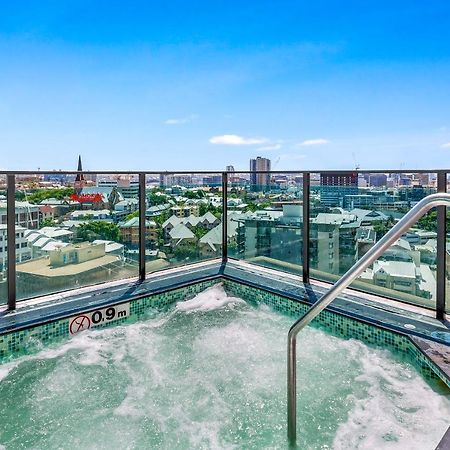 Quattro On Astor Aparthotel Brisbane Exteriör bild